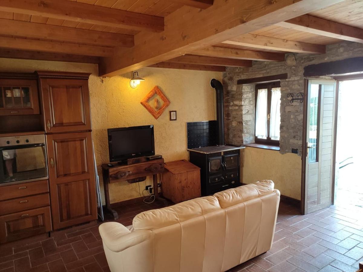 Casa Vacanze Fattoria Il Cerro Villa Pianelleto ภายนอก รูปภาพ