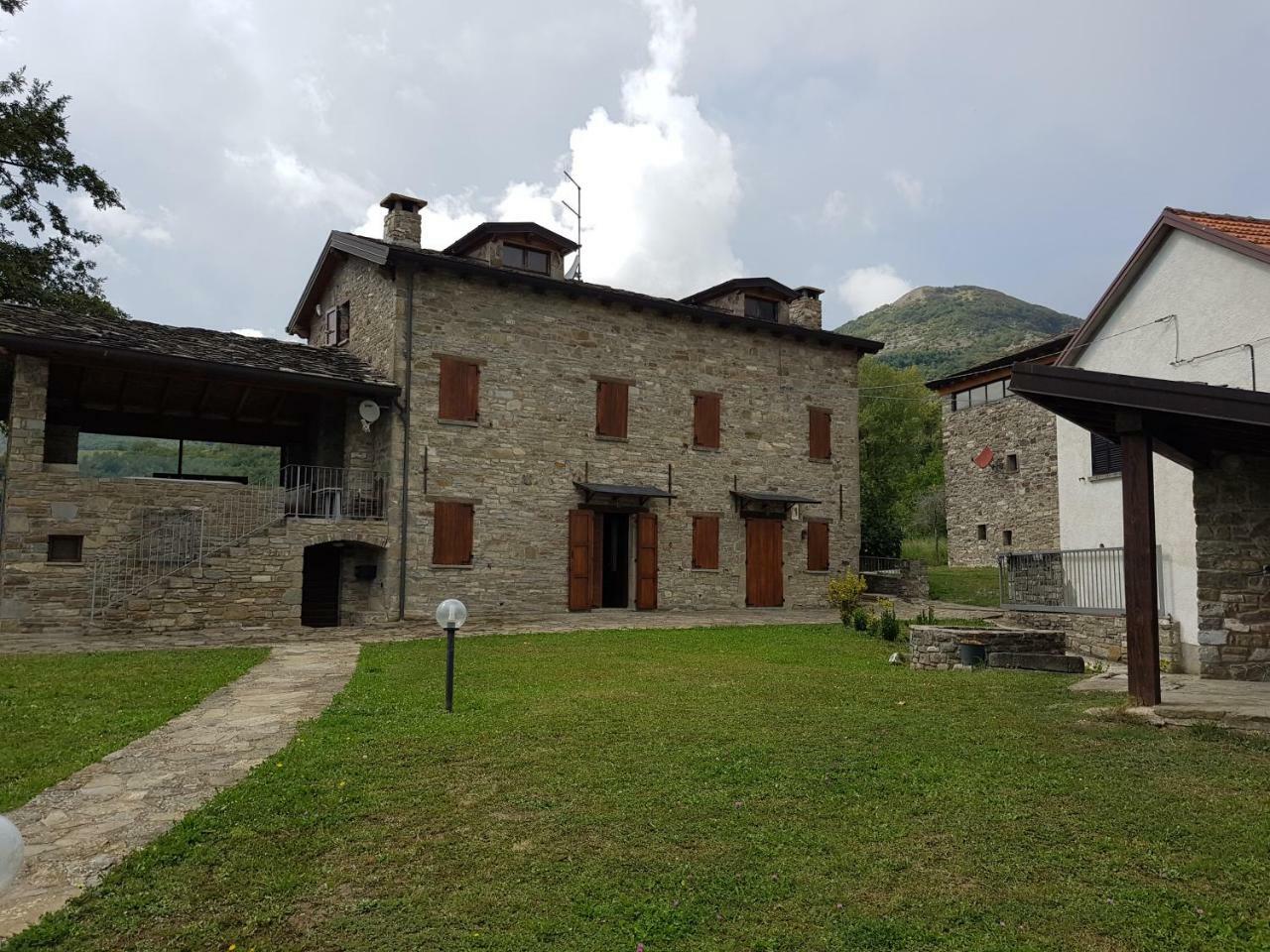 Casa Vacanze Fattoria Il Cerro Villa Pianelleto ภายนอก รูปภาพ